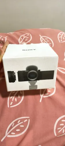 CÂMERA SONY ZV-E10 MIRRORLESS KIT COM LENTE 16-50MM