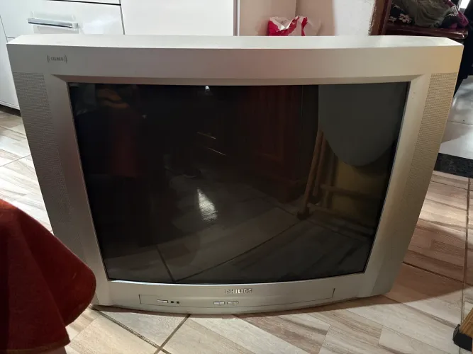 Televisão cubo Philips