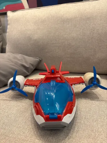 Avião patrulha canina vermelho