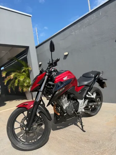 CB 300F Twister zerada