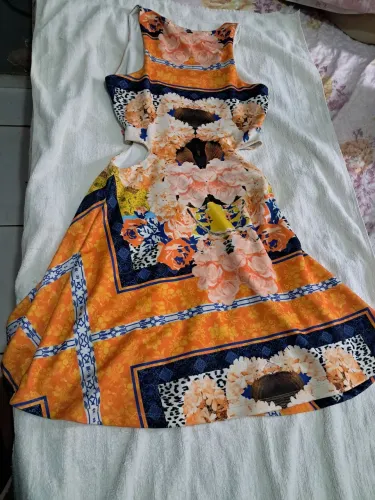 Vende-se vestidos