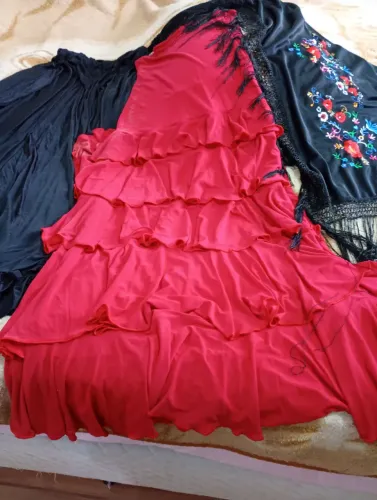 Kit Dança Flamenca: 2 saias, um lenço espanhol, um par de sapatos seminovos Couro