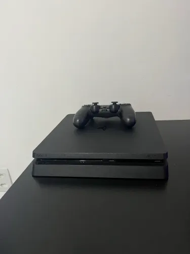 Play 4 1TB