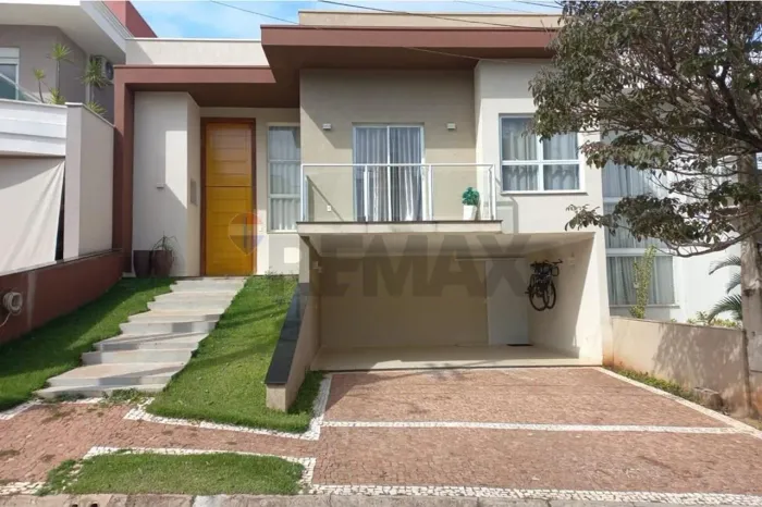 Casa à venda no Condomínio Madre Maria Villac Valinhos com piscina e área gourmet