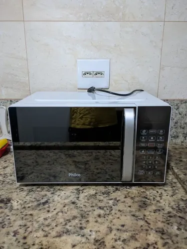 VENDO ESSE MICROONDAS Philco, 20L