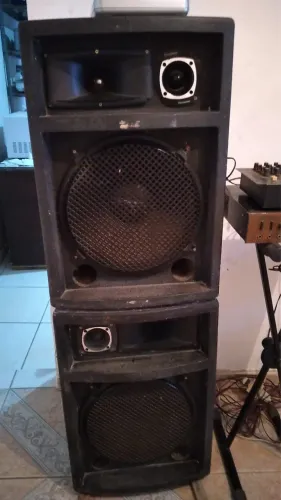Sistema de Som Completo com 2 Caixas, Amplificador e Mesa de Som