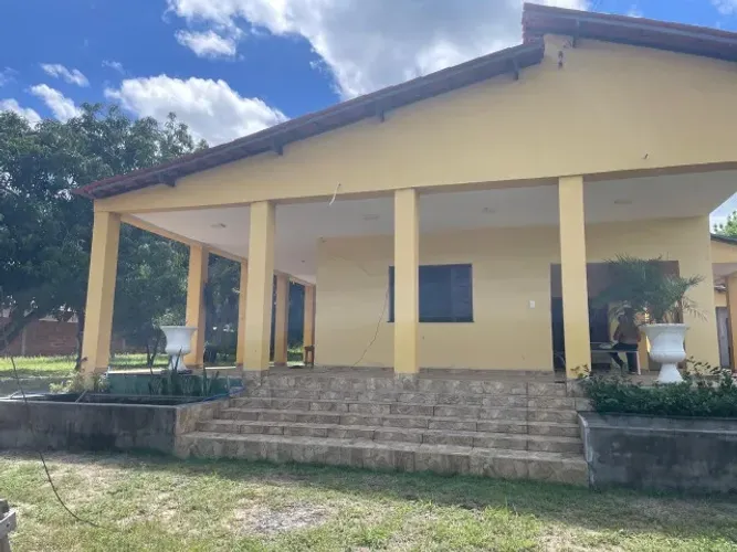 Sitio Proximo Praia do Batoque (Aquiraz) 160X50 m2 com grande casa construida