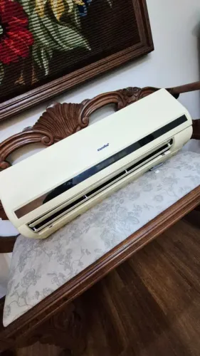 Ar Condicionado Comfee 12.000 BTU (com gás)