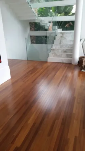 Piso Pronto, madeira maciça, produto com verniz