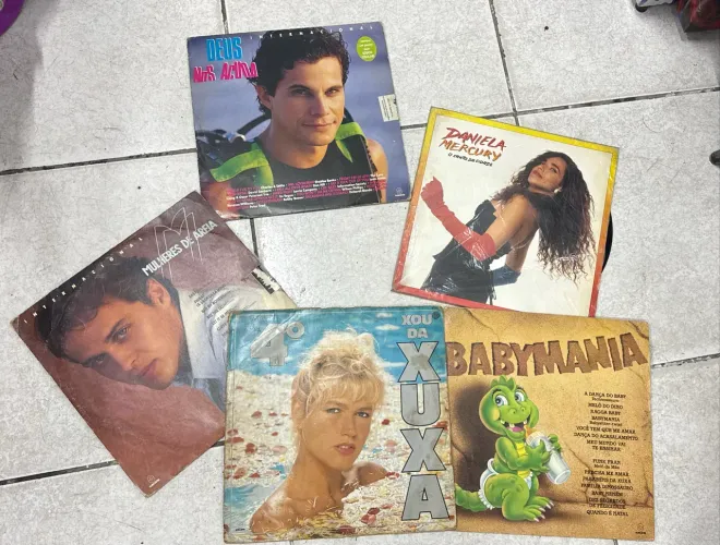 Lote com 5 discos de vinil