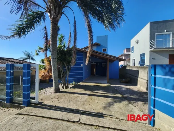 Excelente Casa 3 dormitório(s) em Ribeirão da Ilha - Florianópolis