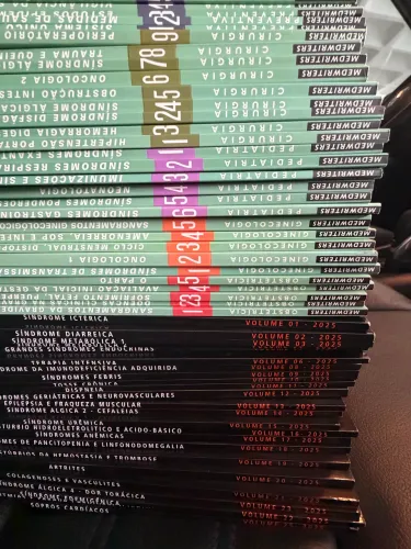 Vendo apostilas MED (medcurso) 2025 completas e novas 