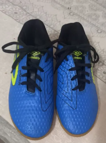 Chuteira Futsal Umbro 36 Seminova