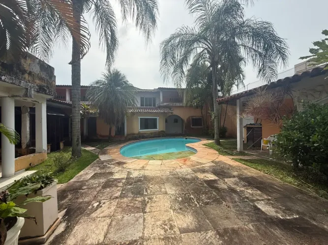 Oportunidade de casa no condominio maramar
