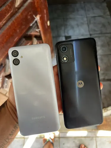 Dois celulares por 300
