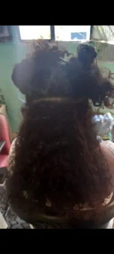 Aplicação de mega hair 