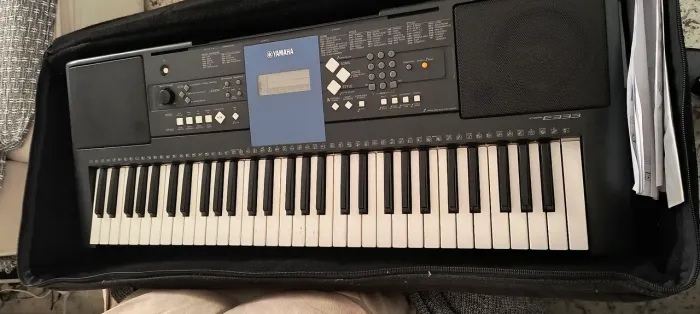 Teclado musical seminovo Yamaha