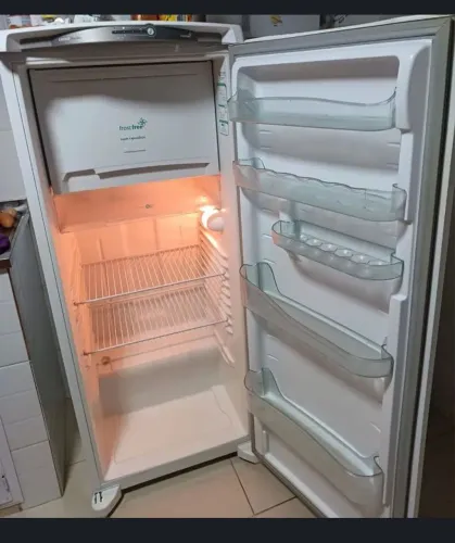 Geladeira Consul facilite
