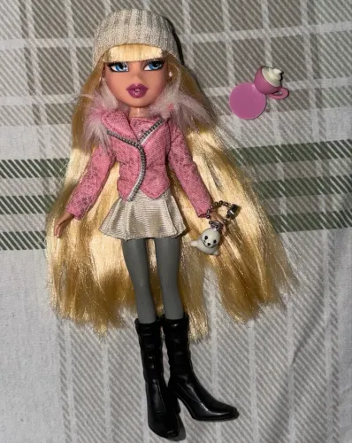 Bratz Cloe Pink Winter Dream 2010
