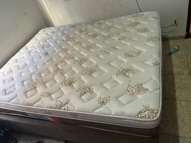CAMA CASAL QUEEN