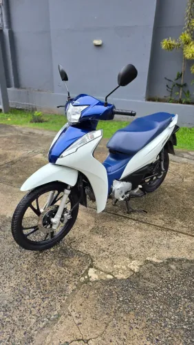 Honda Biz IMPECÁVEL. Quitada, IPVA 2026 Pago, Pneus Michelin Novos e NF de Fábrica!