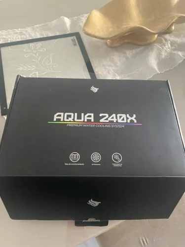 Título: Water Cooler Pichau Aqua 240X ARGB 240mm com Tela - 5 Meses de Uso