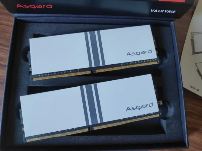Memória RAM DDR4 Asgard Valkyrie RGB 16GB (2x8GB) 3600mhz CL14 B-DIE