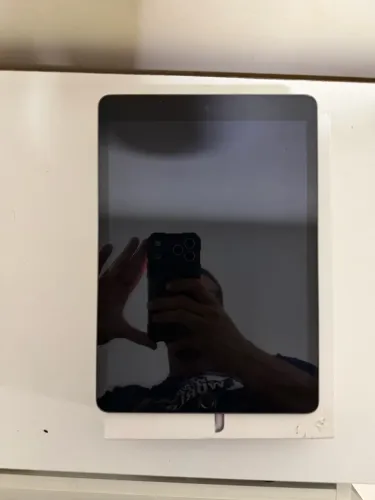 Vendo iPad 9ª geração 64gb Cinza Espacial em excelente estado
