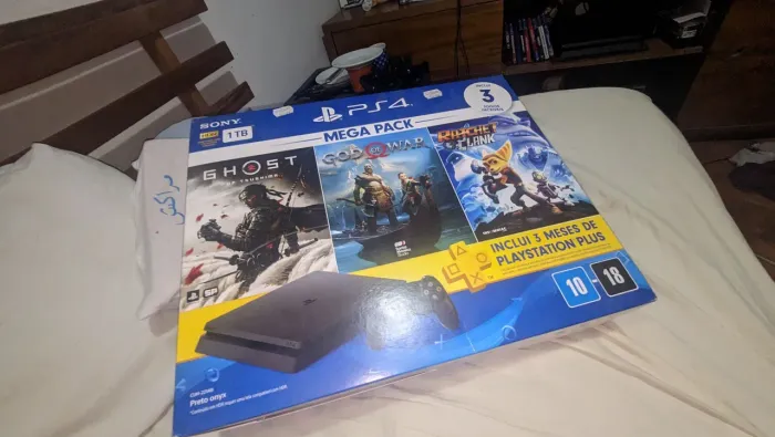 PS4 SLIM NA CAIXA