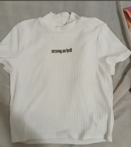 Camisa de gola alta 
