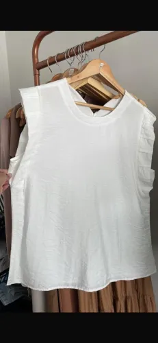 Vendo arara de roupas novinha. Usada poucas vezes 
