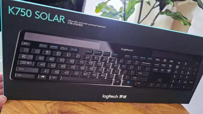 Teclado Logitech K750 SOLAR Windows S3m Fio
