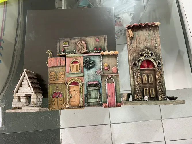 Placa Decorativa Artesanal Fachada de Casa Antiga