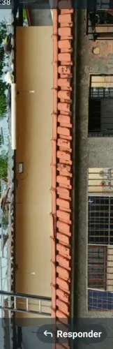 Vendo telhas de barro com capote