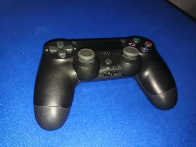 Vende-se controle ps4 intacto novo
