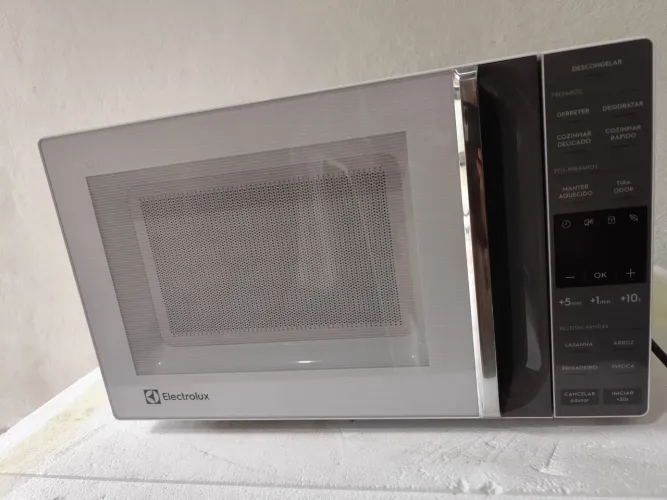 Microondas Eletrolux 23 litros