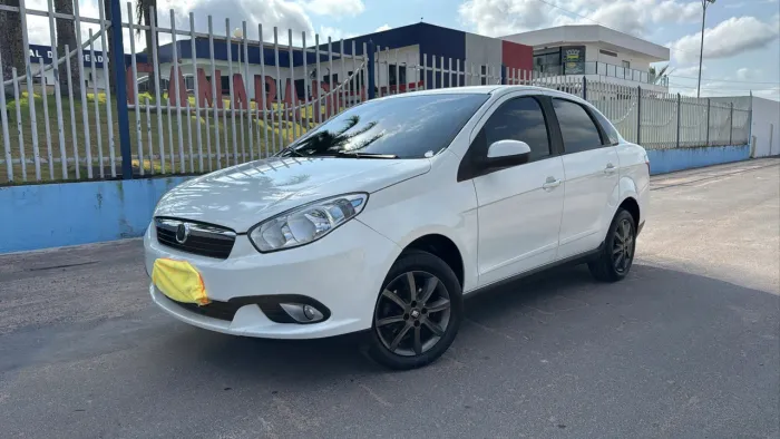 Fiat Grand Siena Attrac. 1.4 EVO F.flex 8V 2013