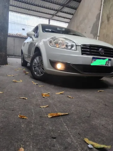 Fiat Linea Essence 1.8 Flex 16V 4P 2015