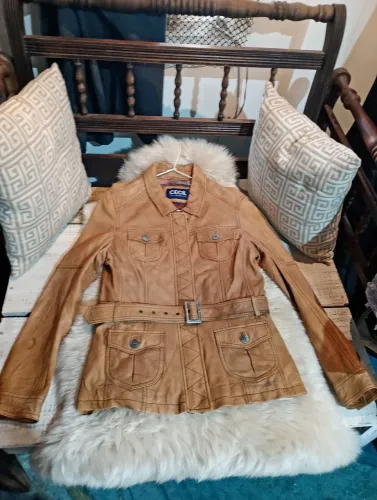 Blazer feminino em couro 