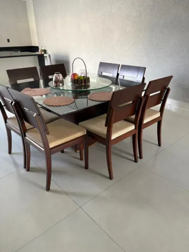 Mesa de Jantar com 8 Cadeiras