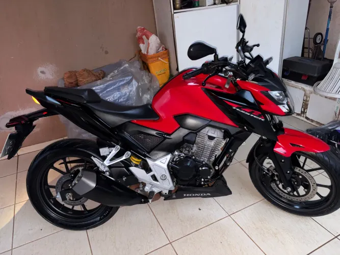 Cb300f, único dono