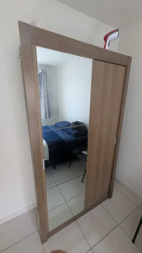 Guarda roupas de solteiro