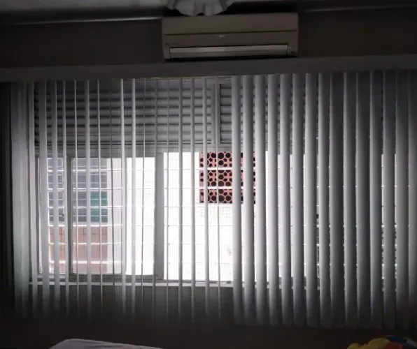 Vendo lindas cortinas persianas seminovos