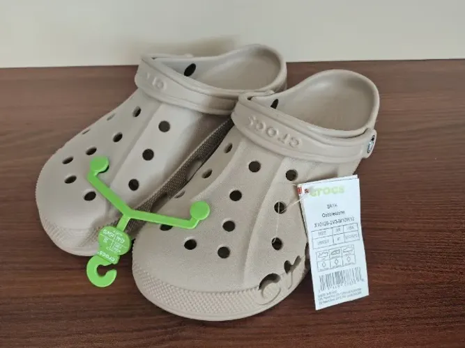 Sandália Crocs Baya Cobblestone