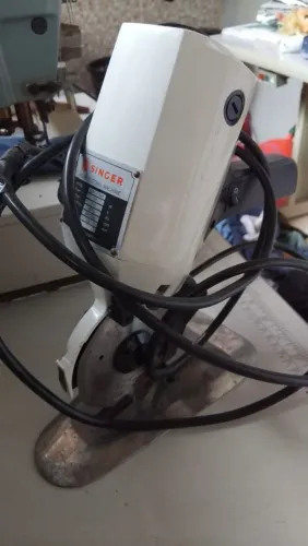 Vendo maquina de cortar tecido