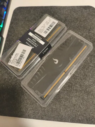 2x Memórias RAM RiseMode 8GB DDR4 3200MHz Lacradas
