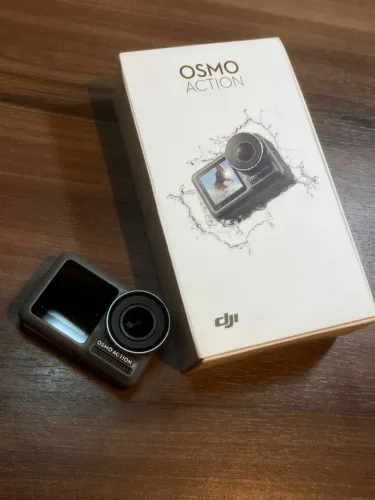 Câmera Osmo Action 4K em estado de novo