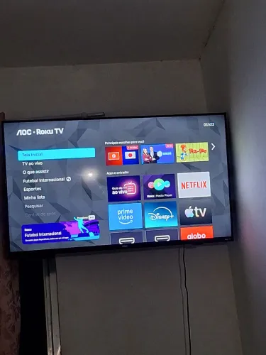 Vendo tv smart 43 seminova em perfeito estado funcionando tudo perfeitamente...