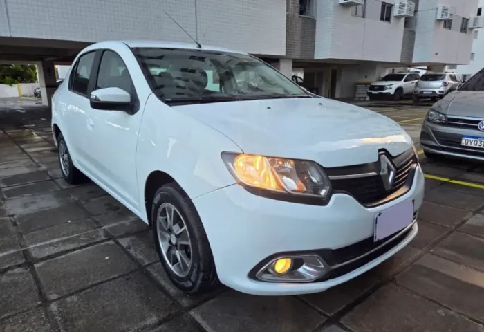 Renault Logan Dynamique Hi-flex 1.6 8V 4P 2014