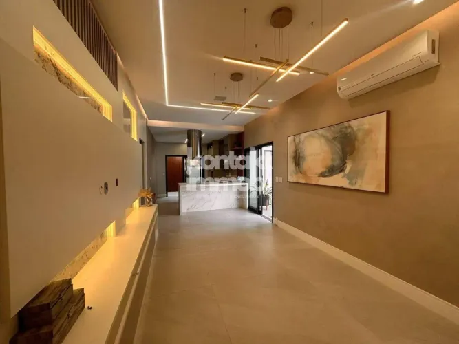 Casa à venda e para alugar 4 quartos em Jardim Regente